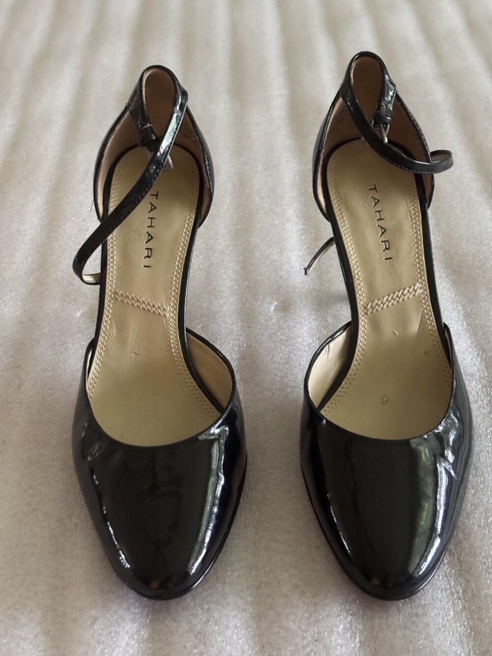 Tahari Black Patent Leather D'Orsay Pumps Heels Size 8